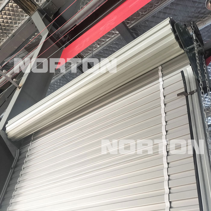 롤업 도어 설치 안내서: 이러한 세부 사항에 주의를 기울였습니까?